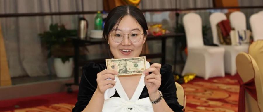 公司年会，照常开